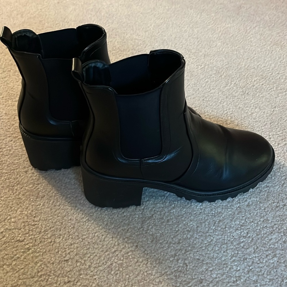Forever 21 Women's black chelsea boot faux leather - Picture 7 of 8